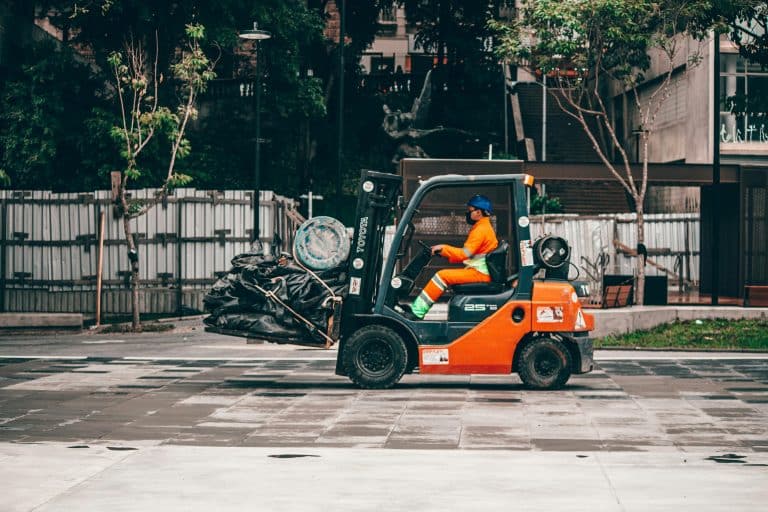 The Importance Of Regular Forklift Service For Safety And Performance